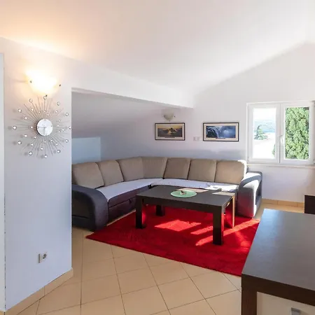2 Bedroom Awesome In Apartament *