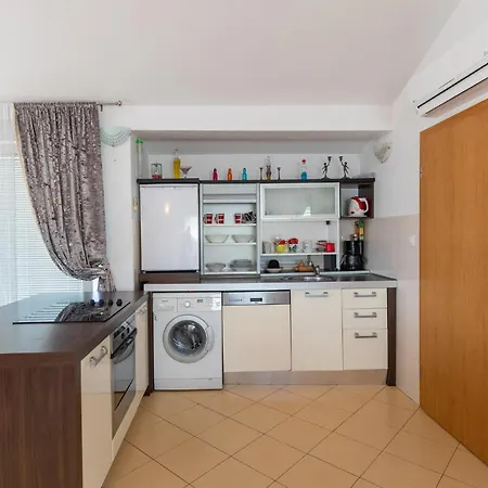 Apartament 2 Bedroom Awesome In *